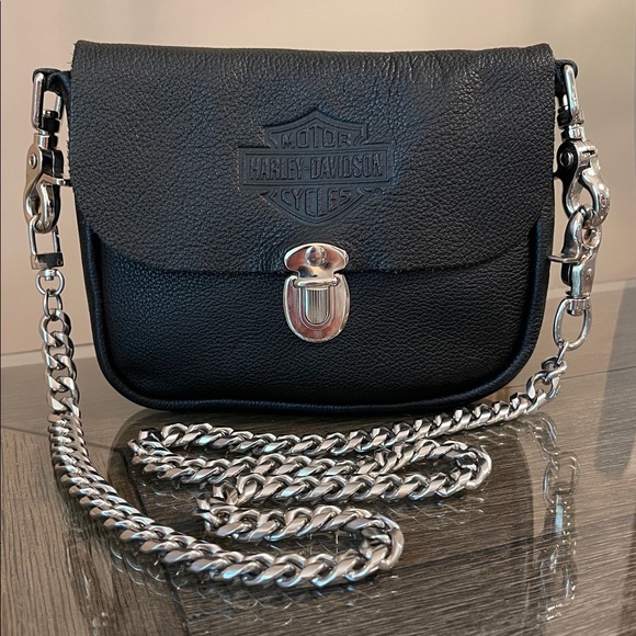 Harley-Davidson Handbags - Harley Davison Black Leather Crossbody Bag with Silvertone Chain